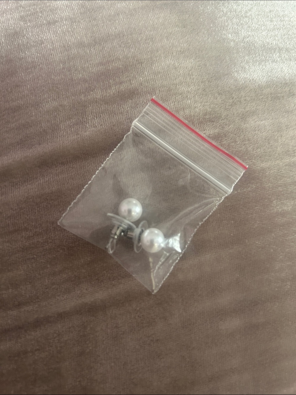 Pearl-Style Silver Back studs